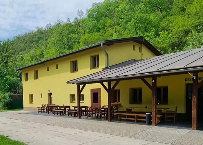 Vendégház A Restaurant Jaro *