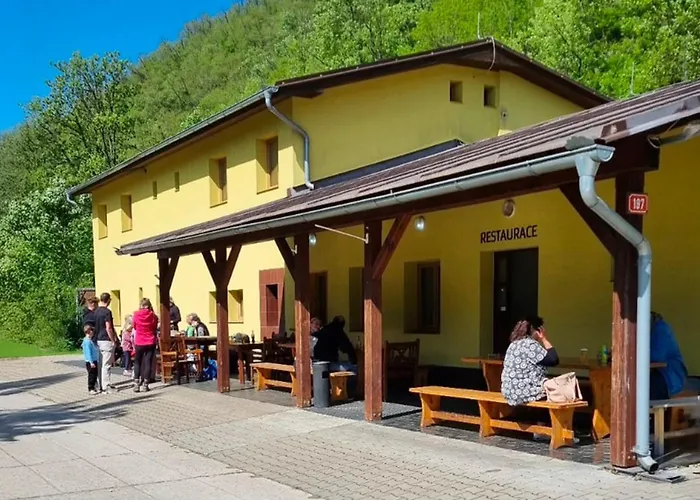 Vendégház A Restaurant Jaro *